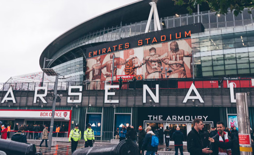 Arsenal dresy sezóny Spojení funkčnosti, výkonu a moderního stylu
